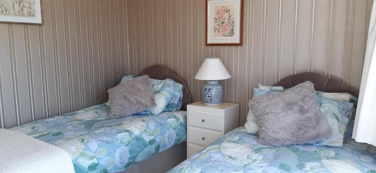The Hermitage Private Detached Bungalow Villa Rhyl Luaran gambar