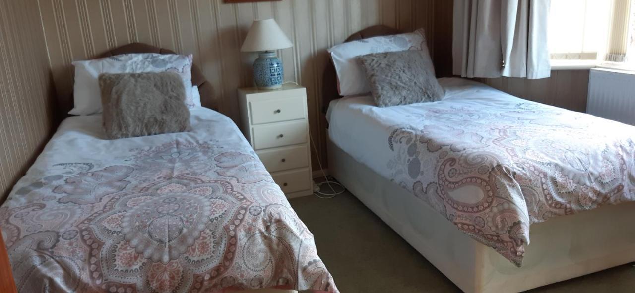 The Hermitage Private Detached Bungalow Villa Rhyl Luaran gambar
