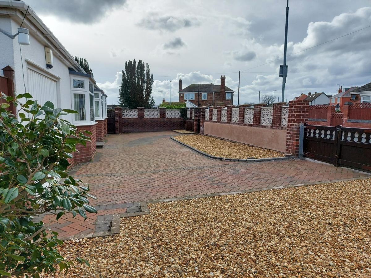 The Hermitage Private Detached Bungalow Villa Rhyl Luaran gambar