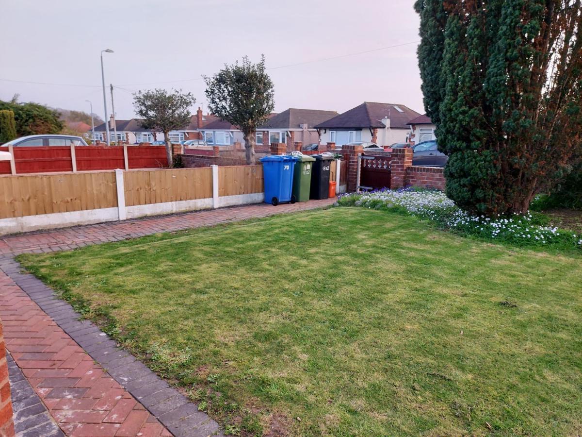 The Hermitage Private Detached Bungalow Villa Rhyl Luaran gambar